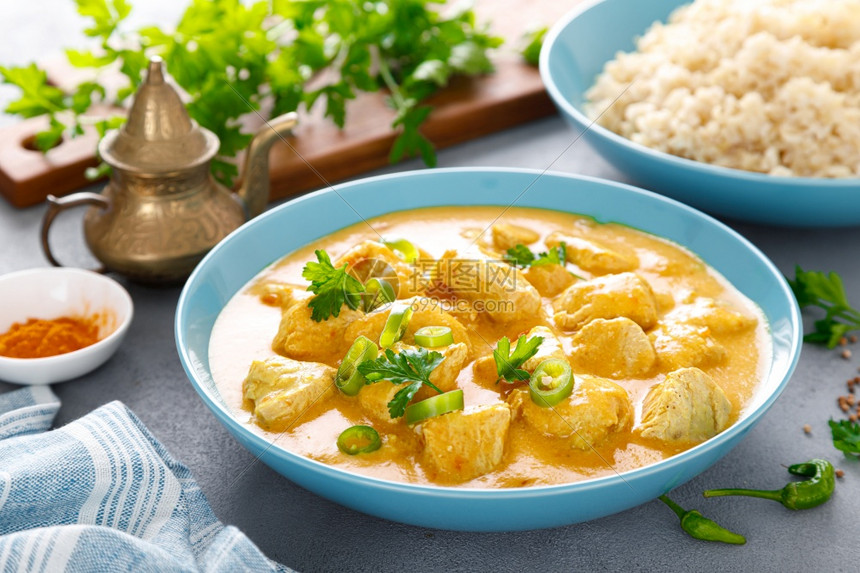 母女烈日救老人 牵出一段“接生缘”